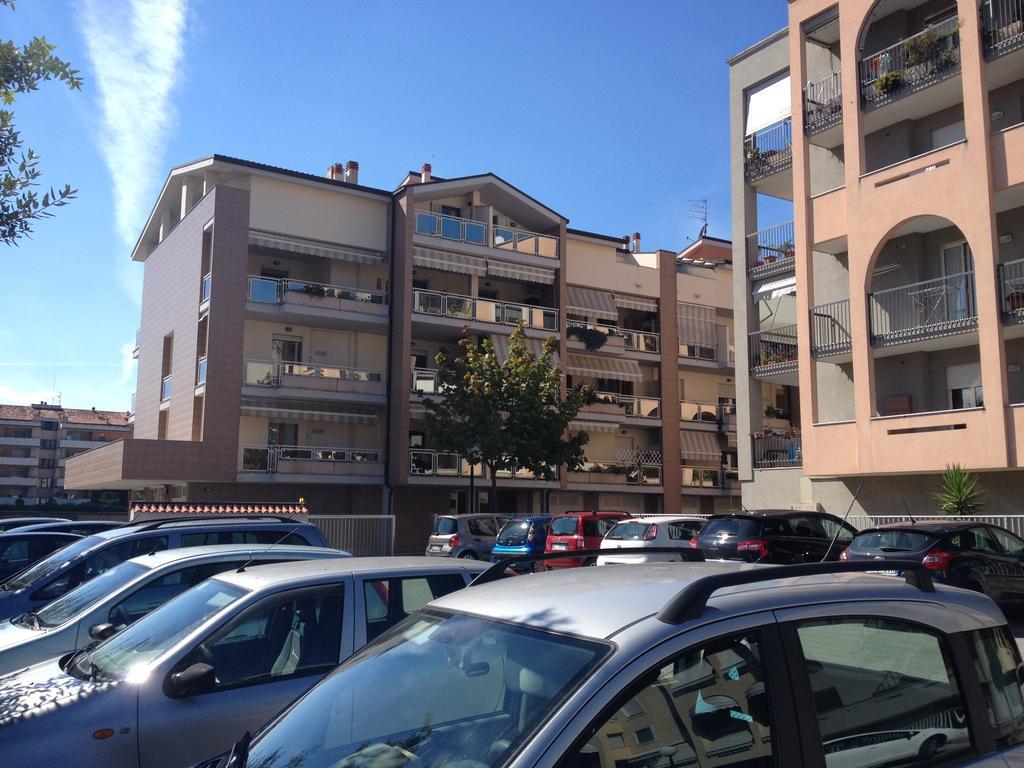Montesilvano MarinaResidenza D'Agneseアパートメント エクステリア 写真